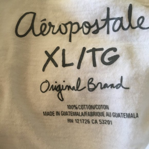 White T-shirt, Heart Aeropostale - Picture 4 of 4